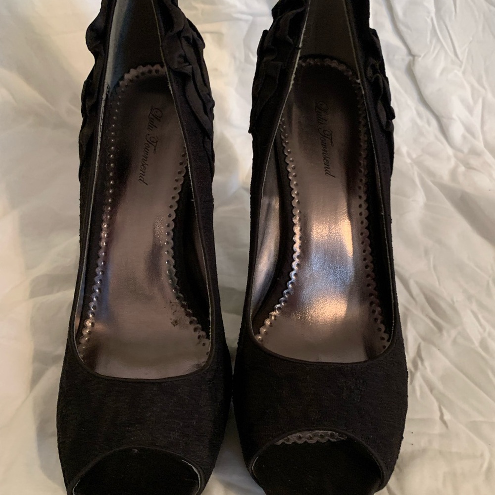 Lulu Townsend Black Peep-Toe Heels